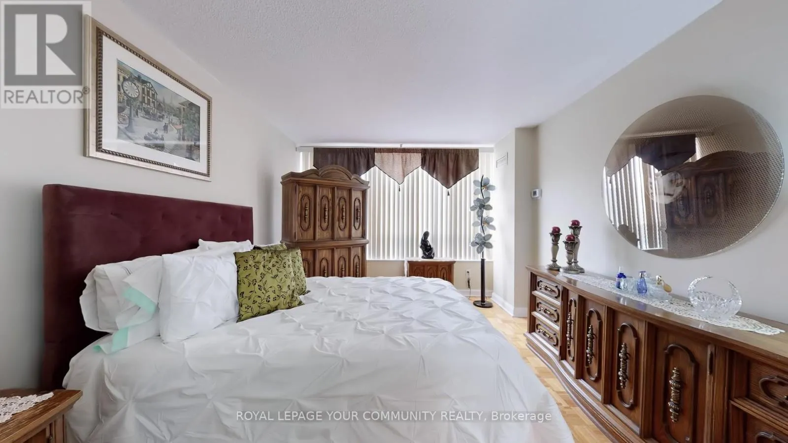404 - 24 HANOVER ROAD