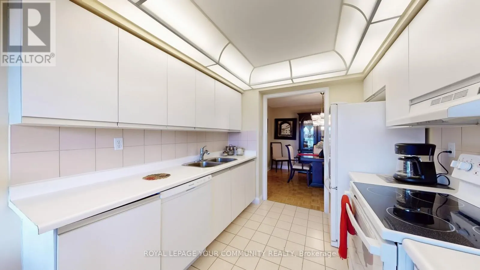 404 - 24 HANOVER ROAD