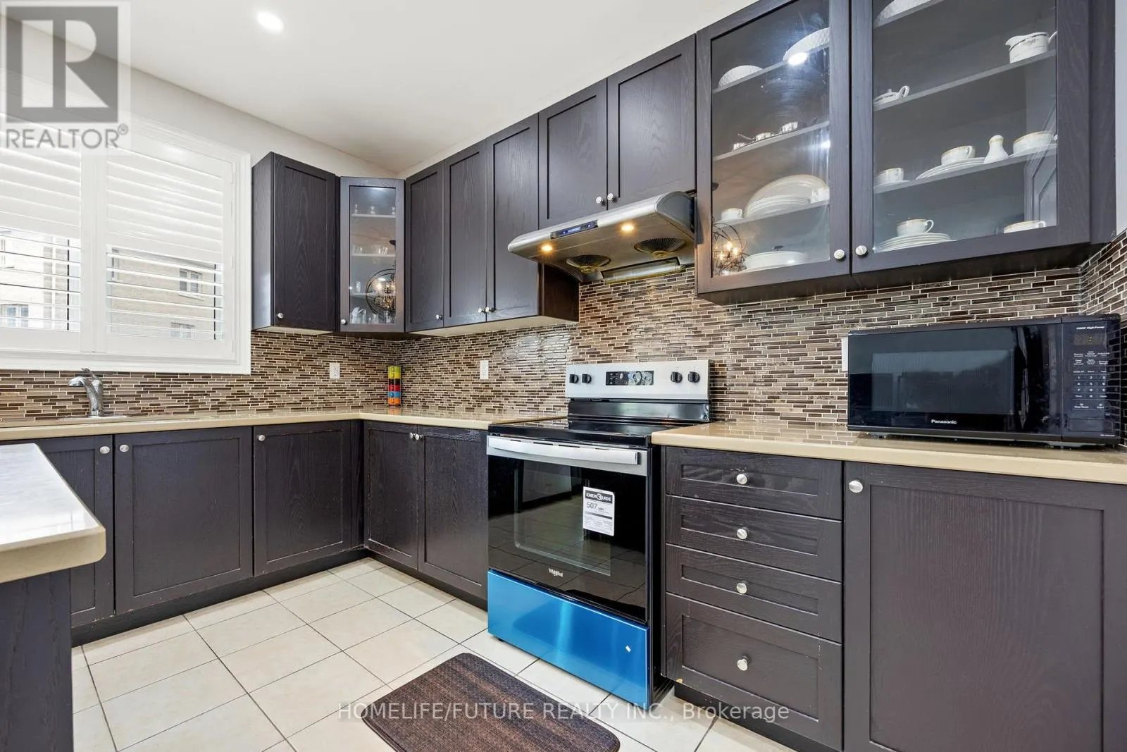 83 GEORGE ROBINSON DRIVE