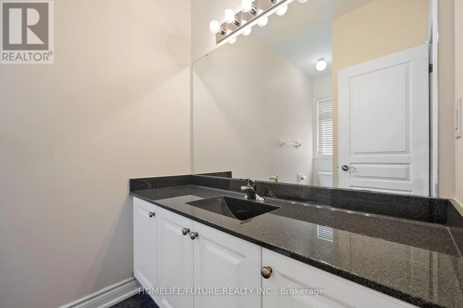 83 GEORGE ROBINSON DRIVE