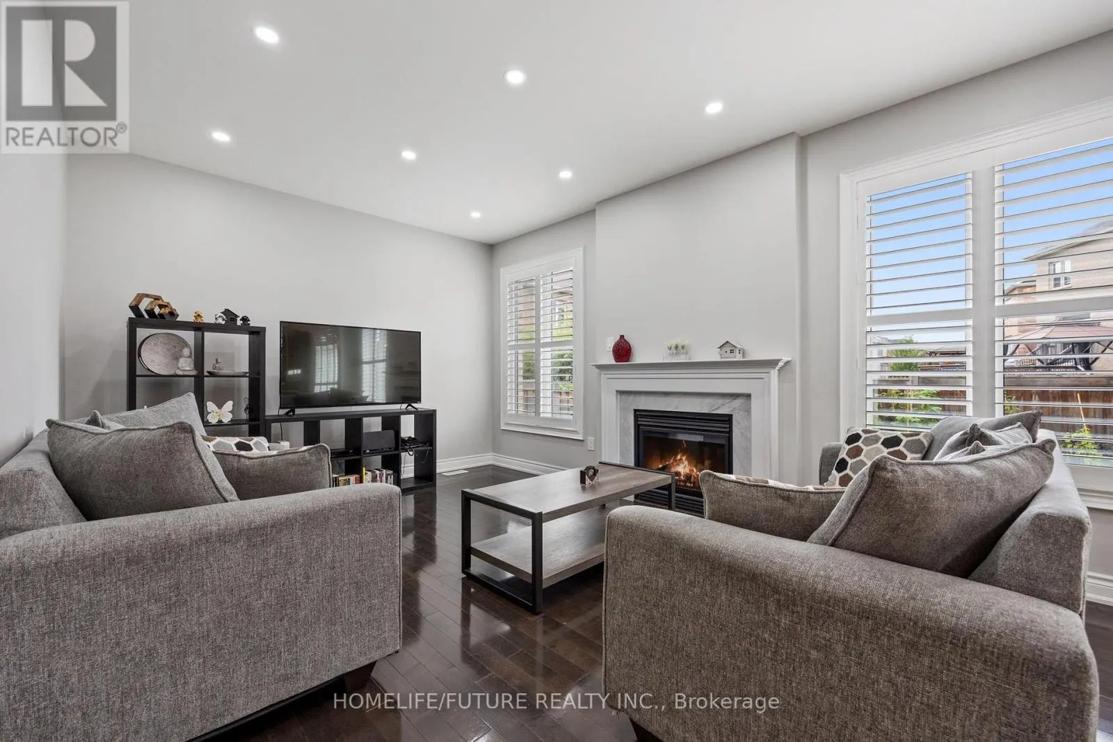 83 GEORGE ROBINSON DRIVE