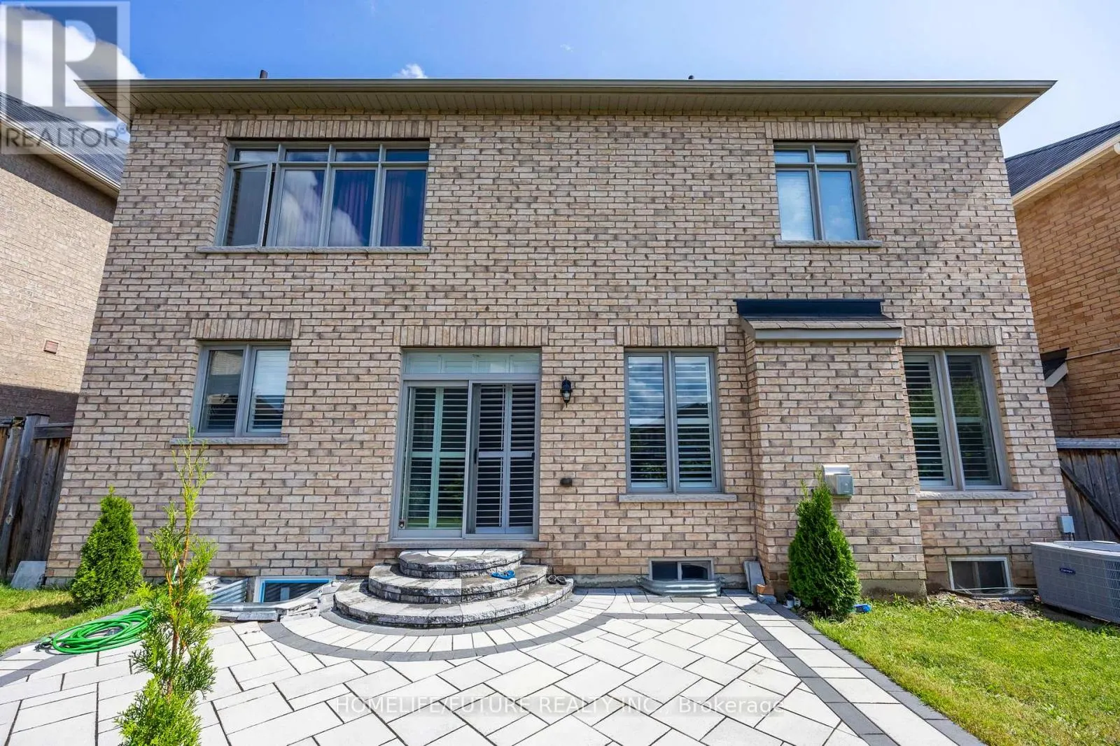 83 GEORGE ROBINSON DRIVE