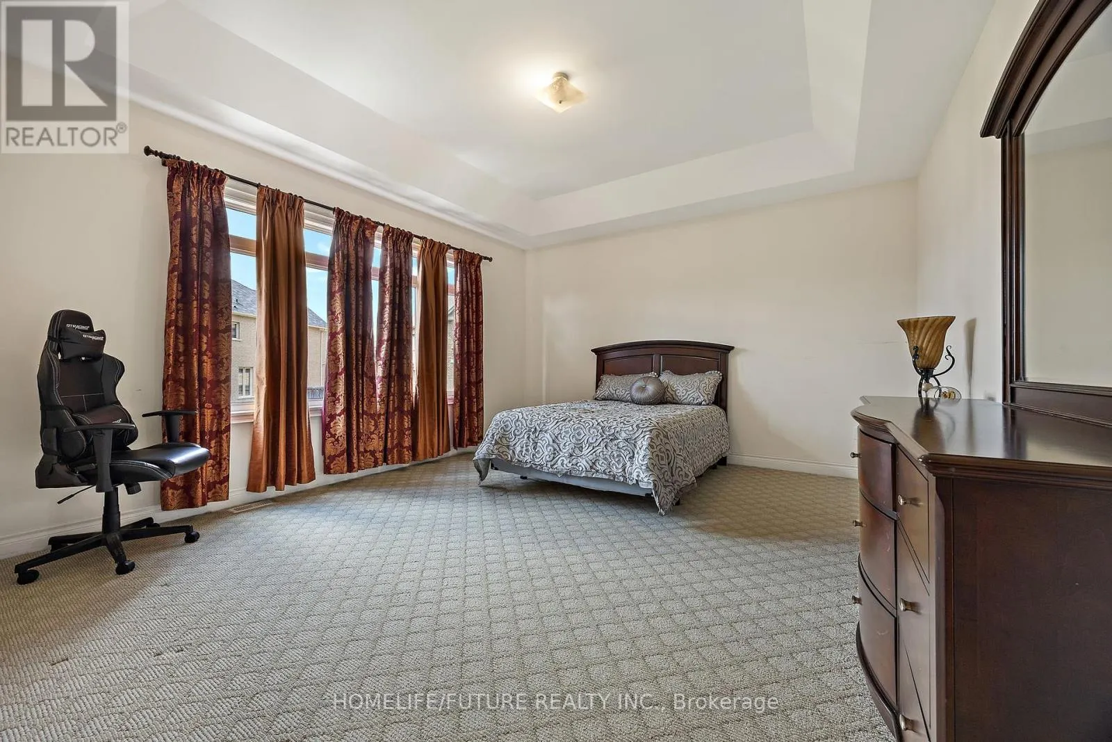 83 GEORGE ROBINSON DRIVE