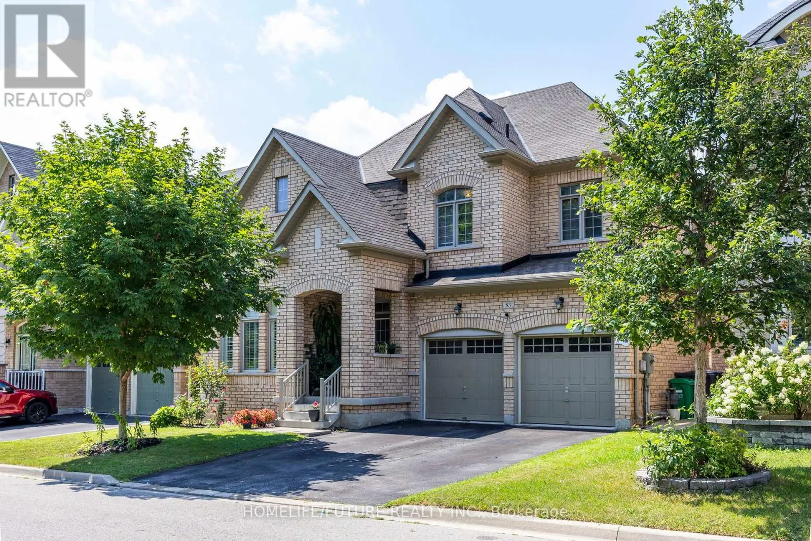 83 GEORGE ROBINSON DRIVE