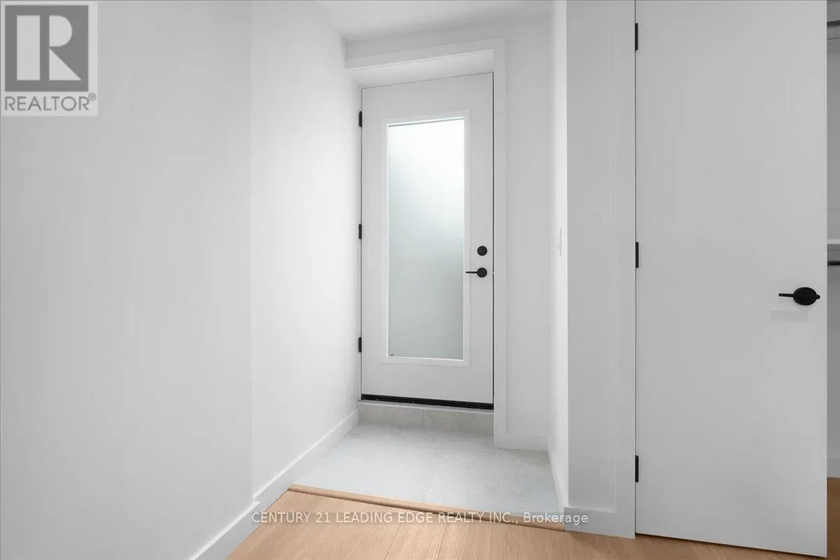 1 - 10 SUMMIT AVENUE