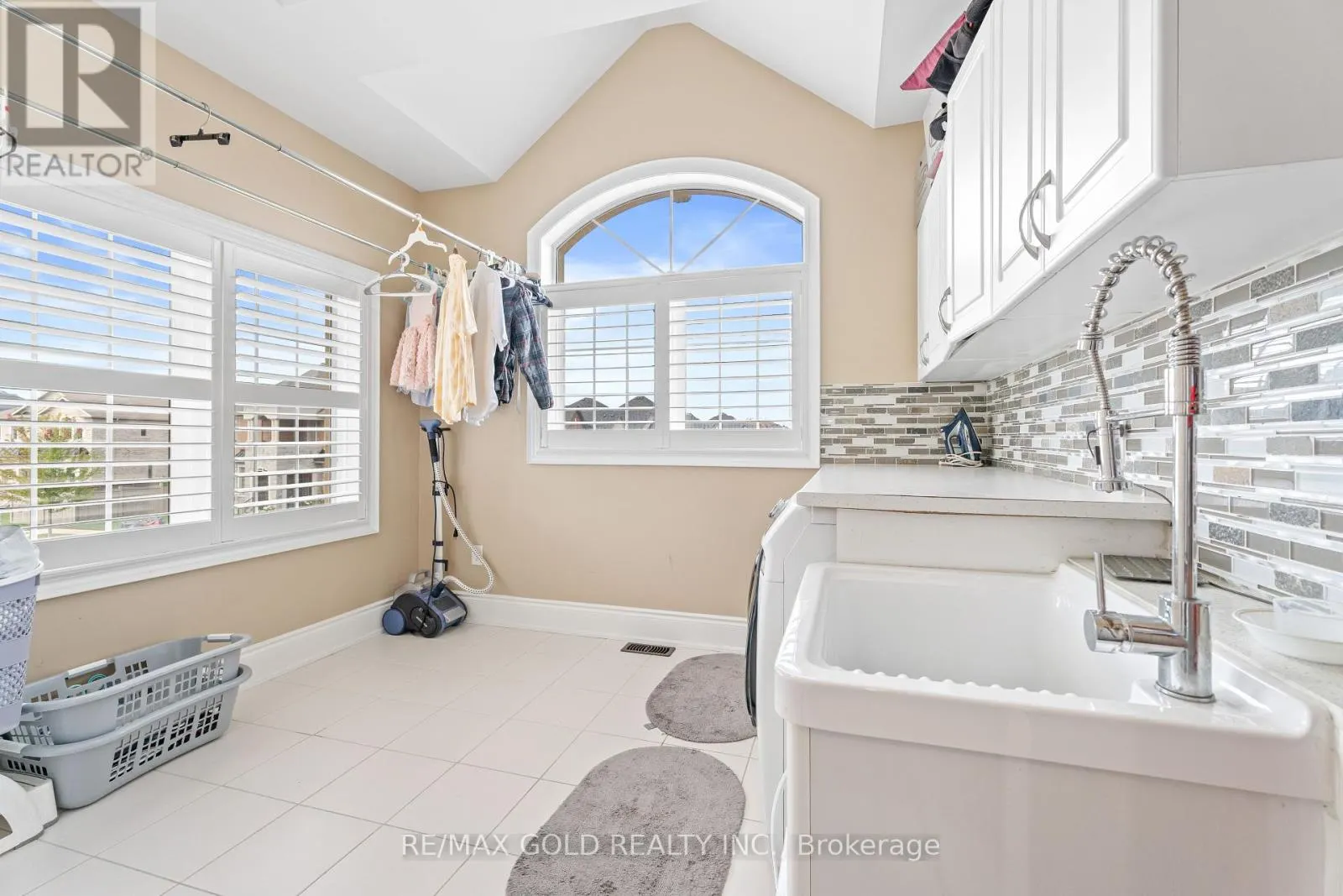 19 MARTIN BYRNE DRIVE