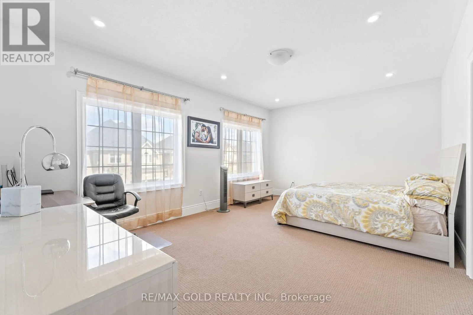 19 MARTIN BYRNE DRIVE