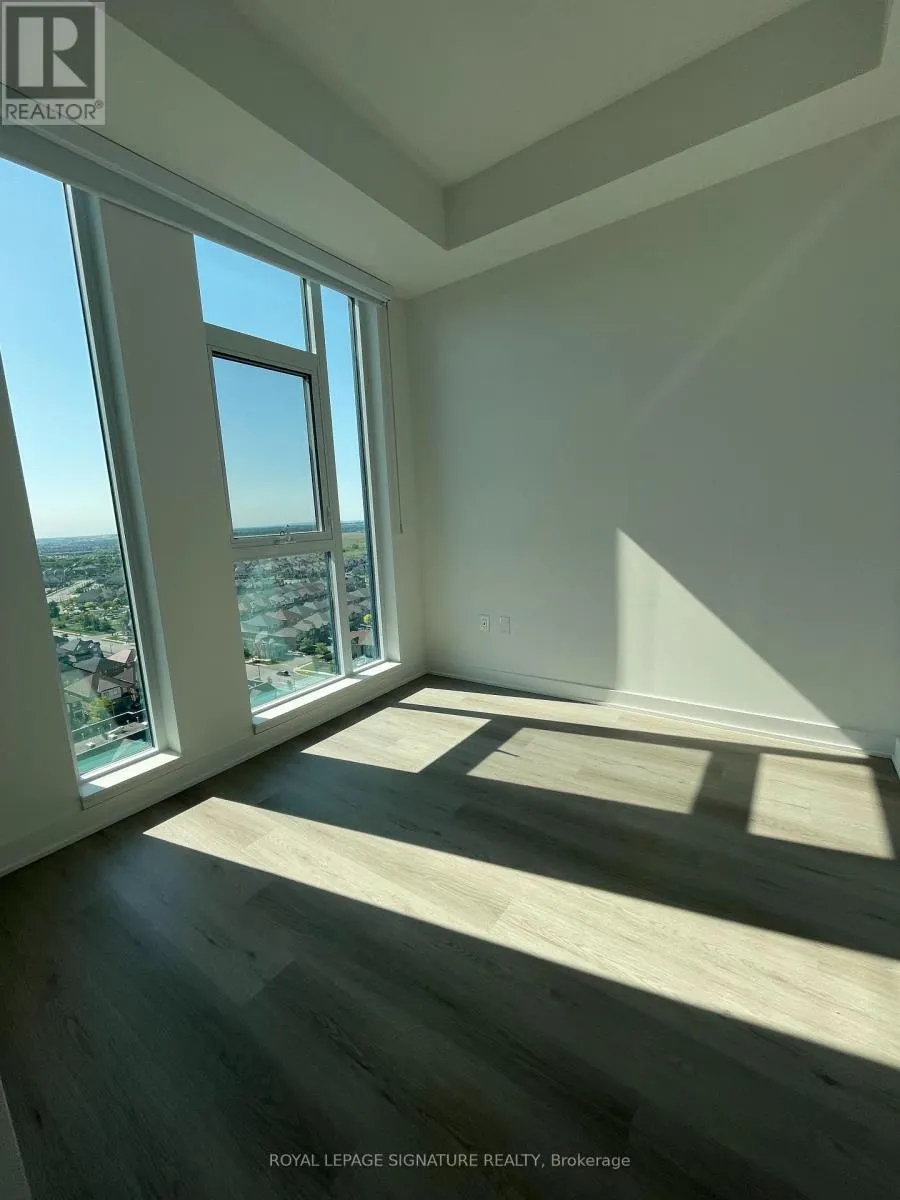808 - 40 LAGERFELD DRIVE
