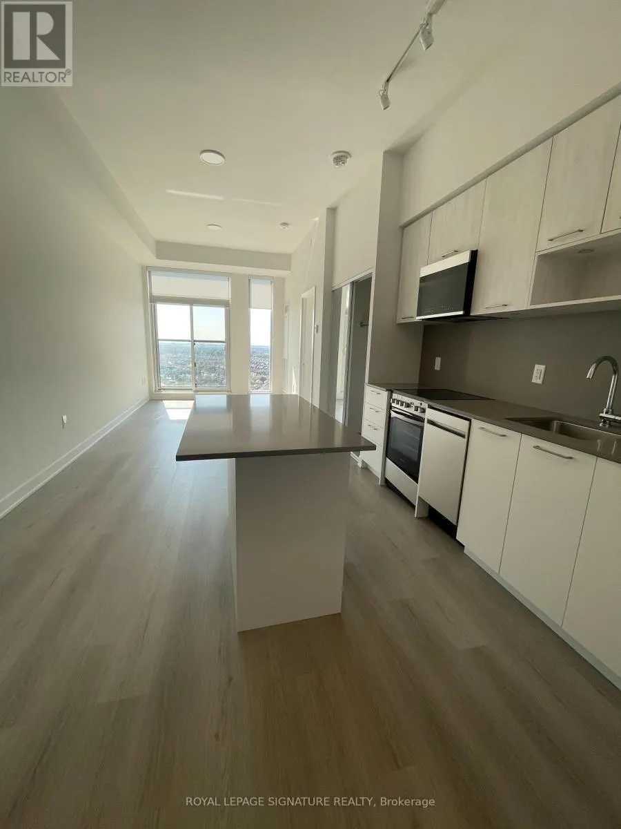808 - 40 LAGERFELD DRIVE