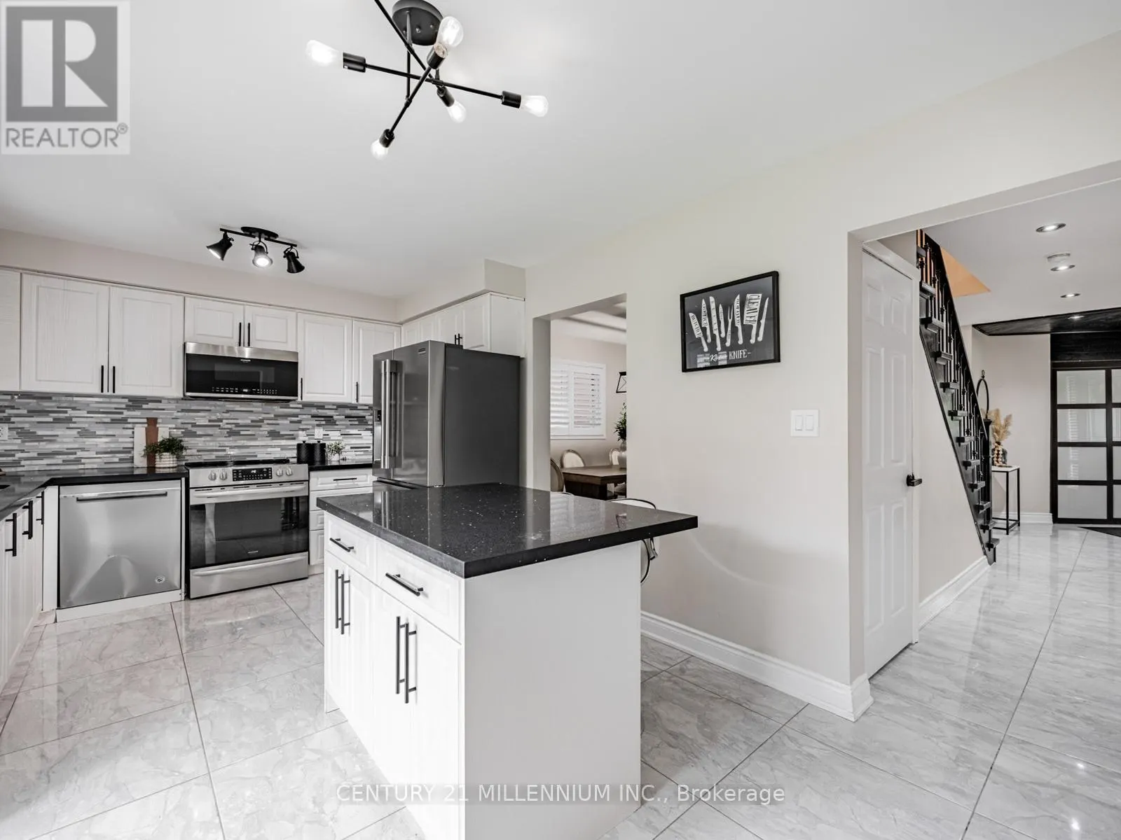 325 MARSHALL CRESCENT