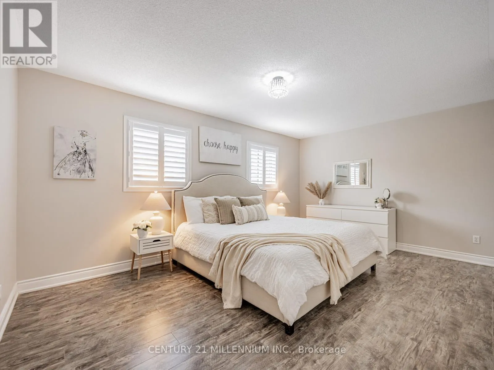325 MARSHALL CRESCENT