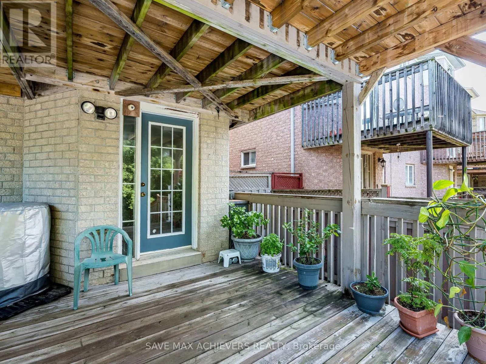 65 EASTVIEW GATE
