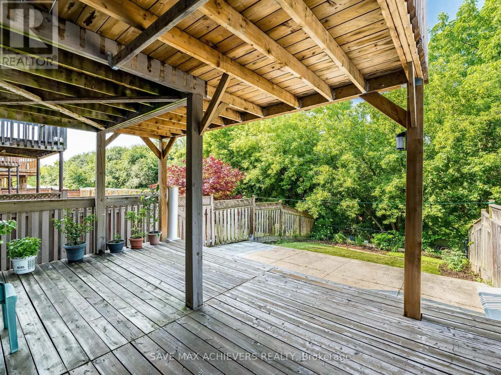 65 EASTVIEW GATE