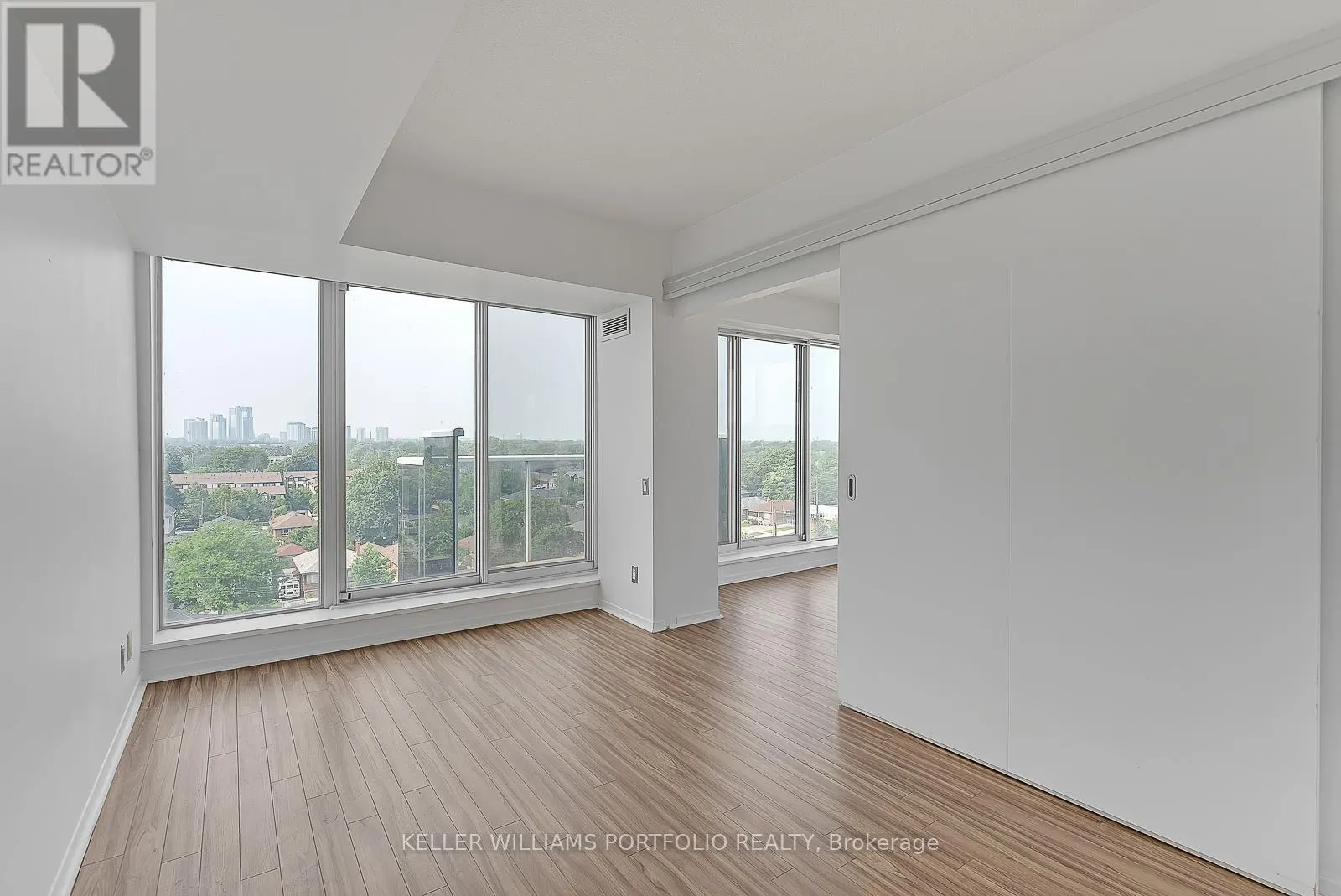 809 - 1040 THE QUEENSWAY AVENUE W