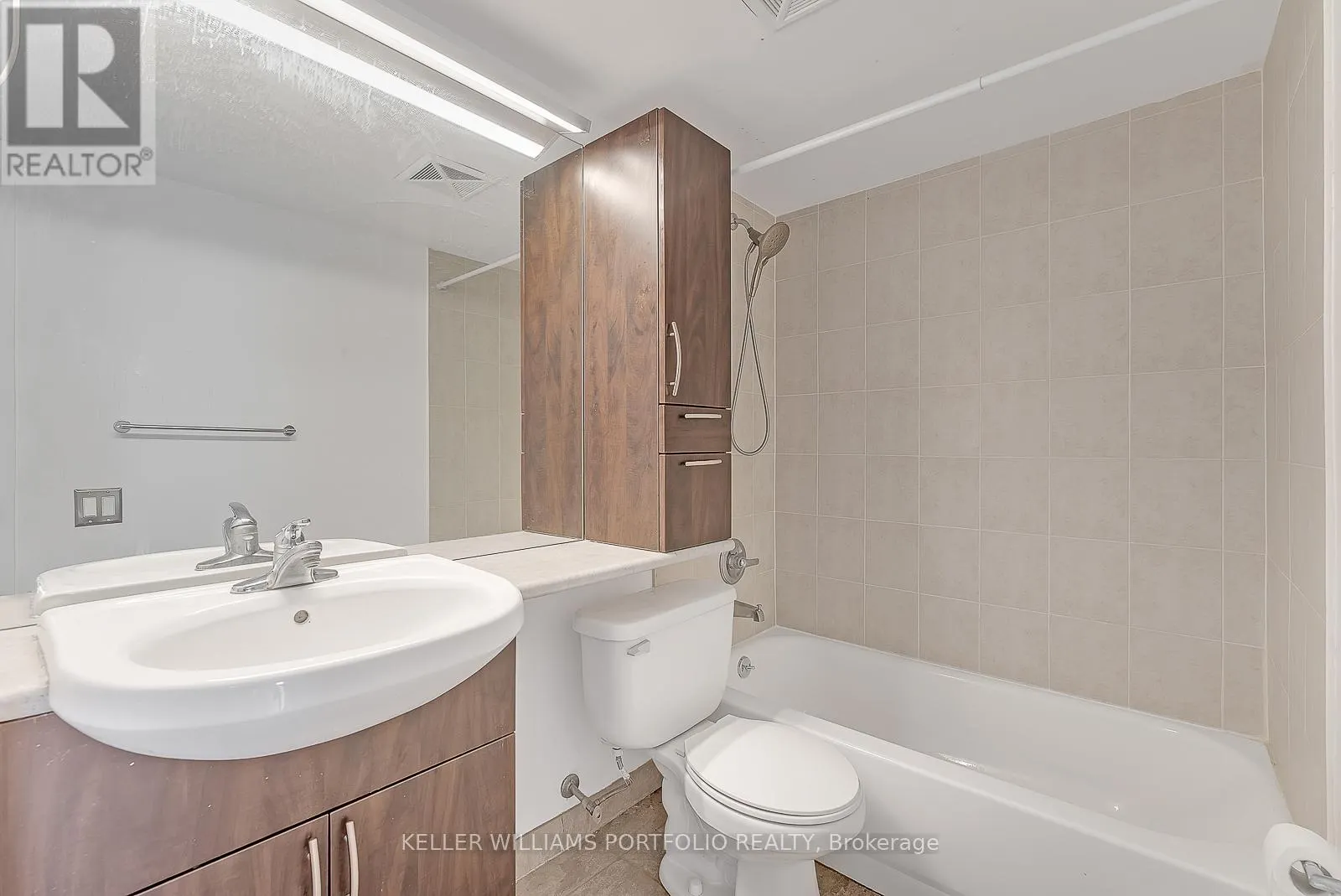 809 - 1040 THE QUEENSWAY AVENUE W