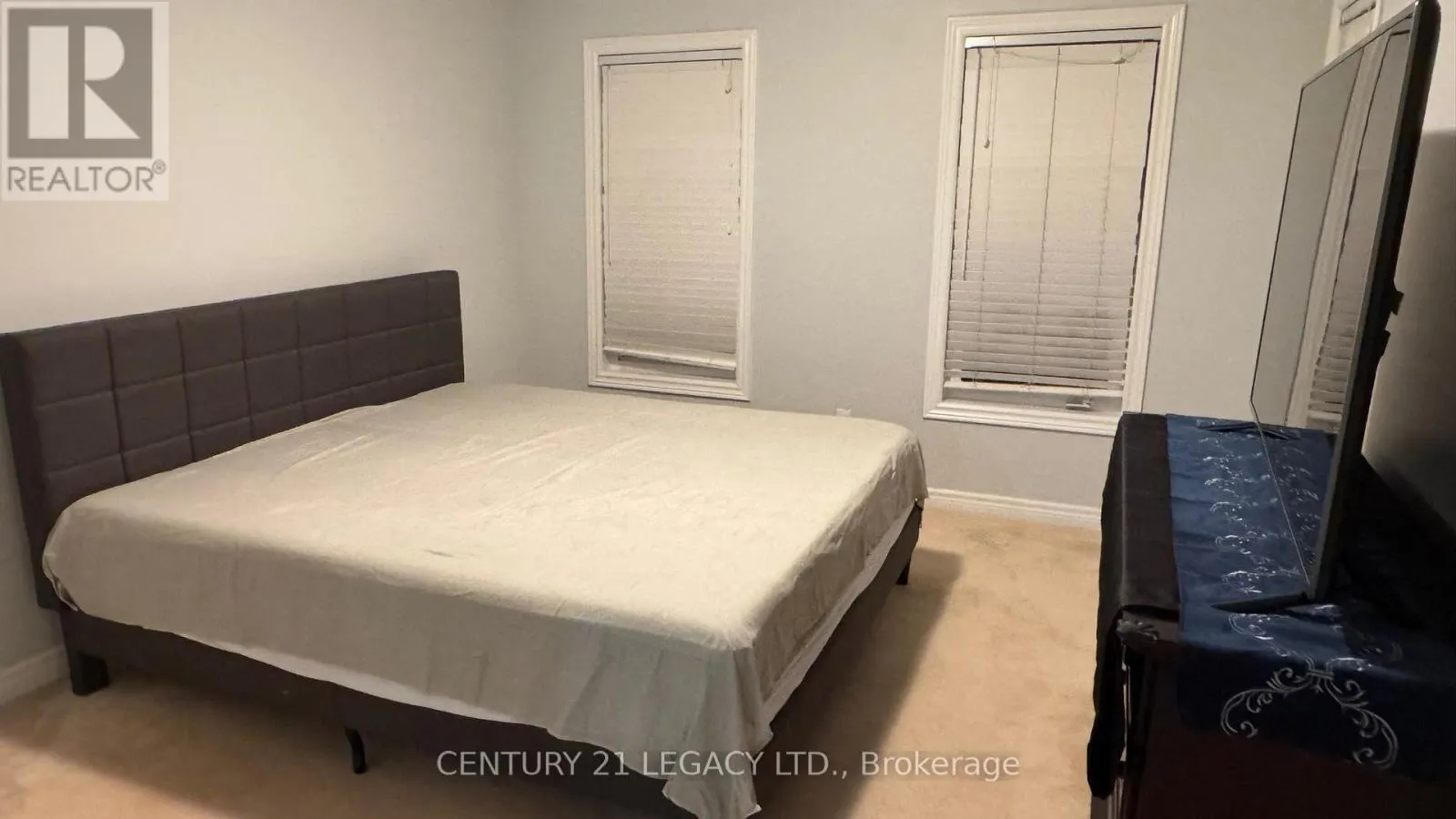 674 COACH DRIVE SE