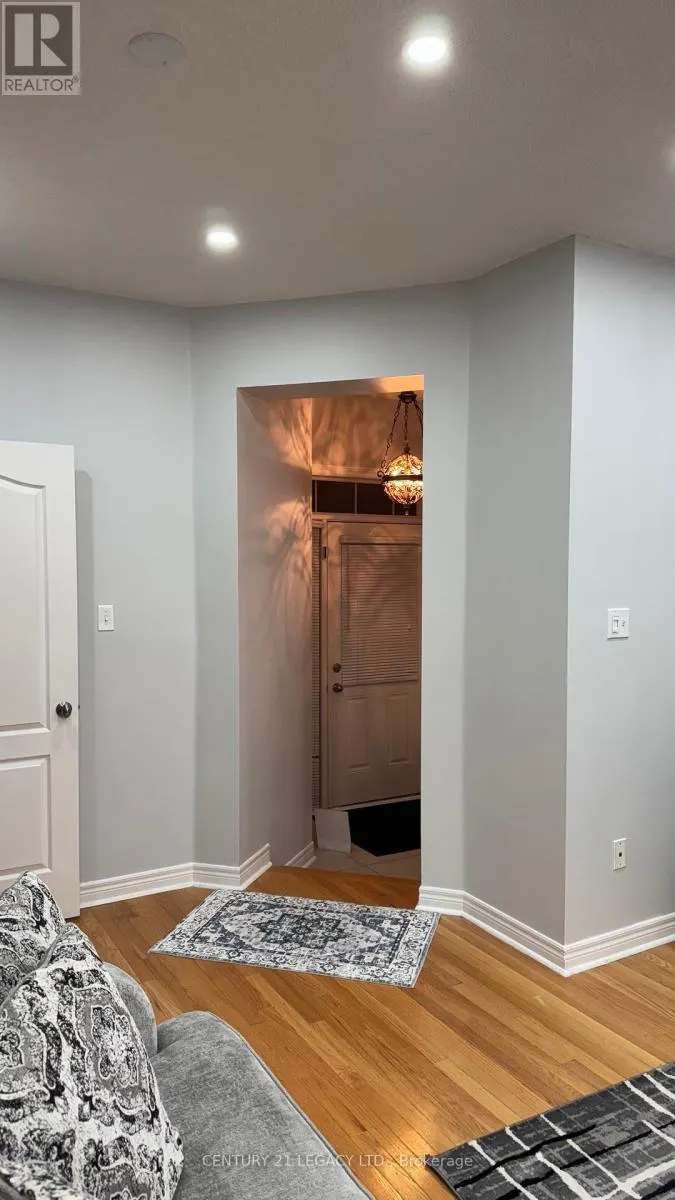 674 COACH DRIVE SE