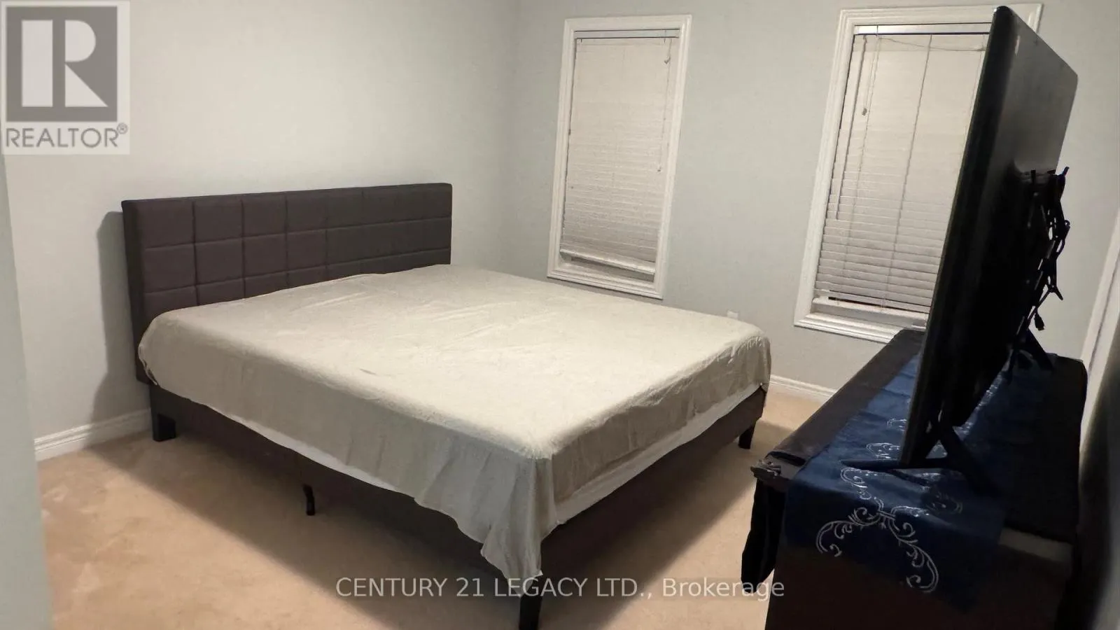 674 COACH DRIVE SE