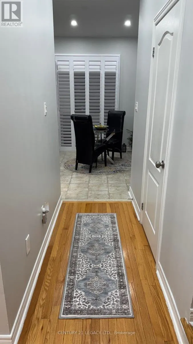 674 COACH DRIVE SE