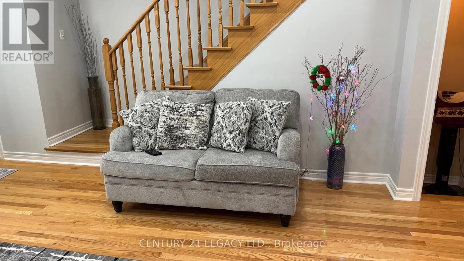 674 COACH DRIVE SE