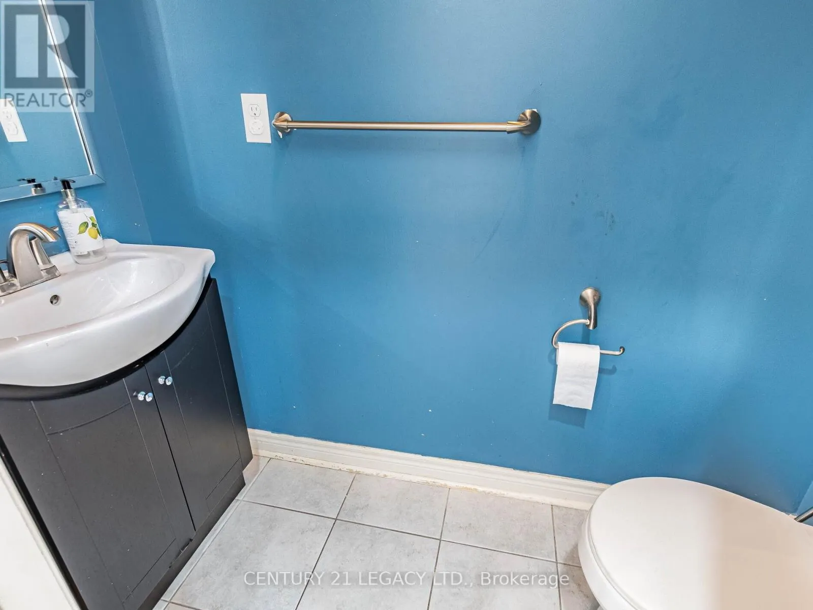 674 COACH DRIVE SE