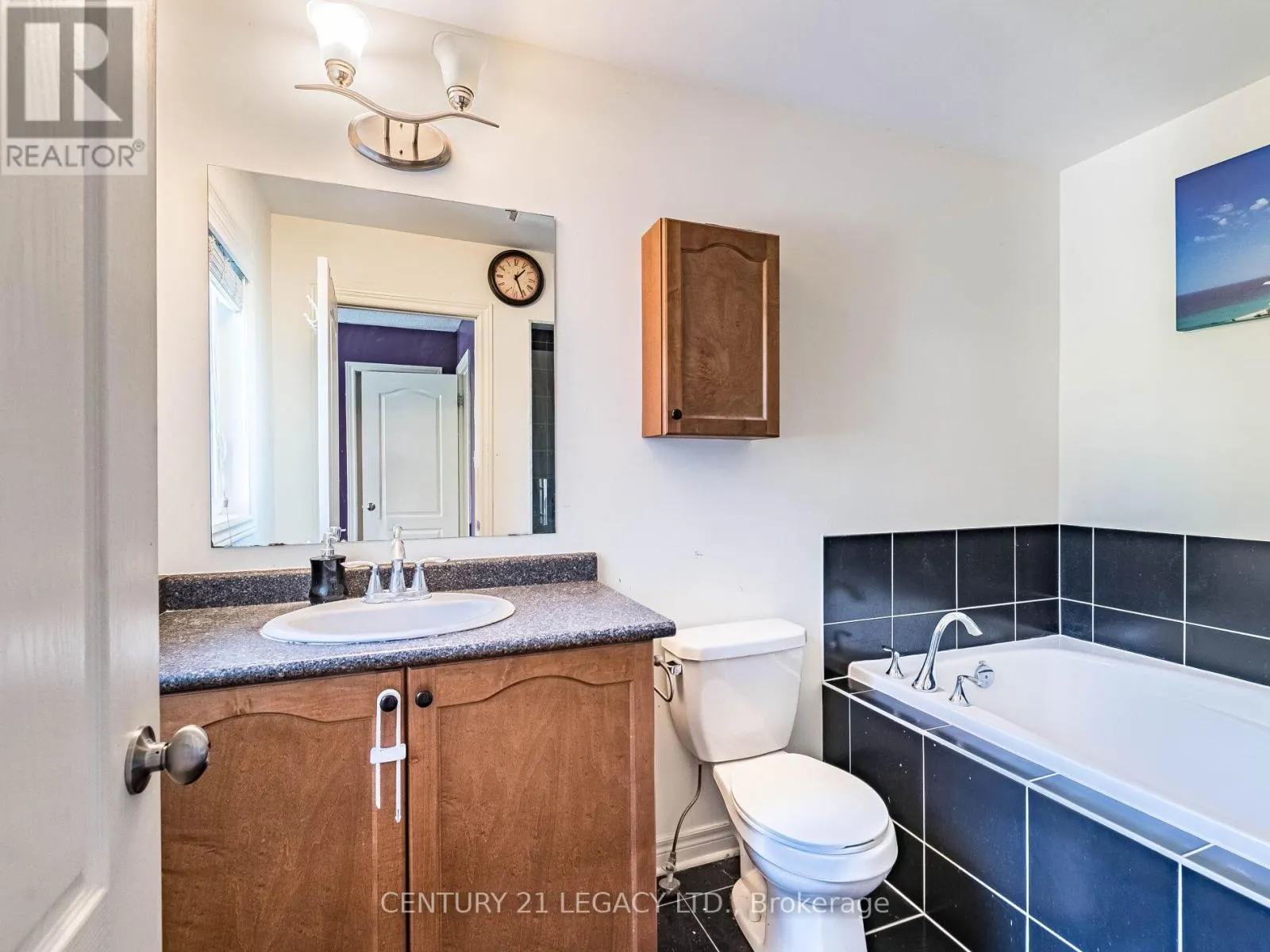 674 COACH DRIVE SE