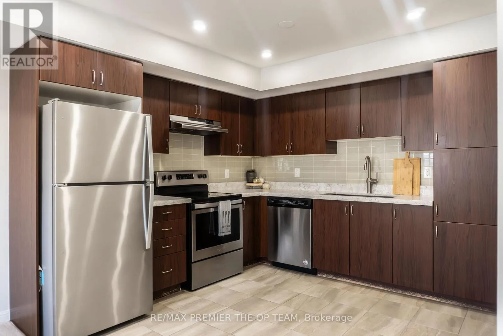 120 - 250 SUNNY MEADOW BOULEVARD