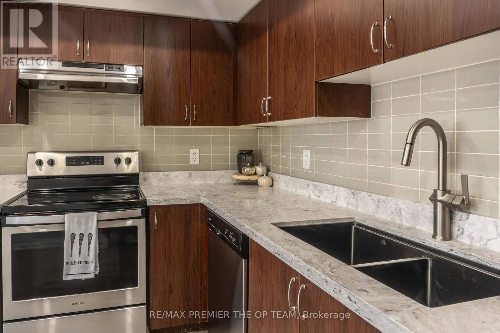 120 - 250 SUNNY MEADOW BOULEVARD