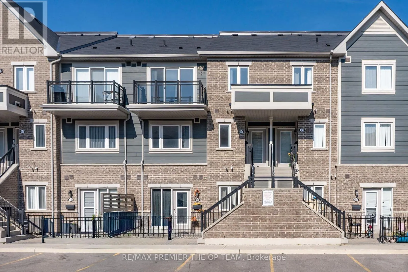 120 - 250 SUNNY MEADOW BOULEVARD