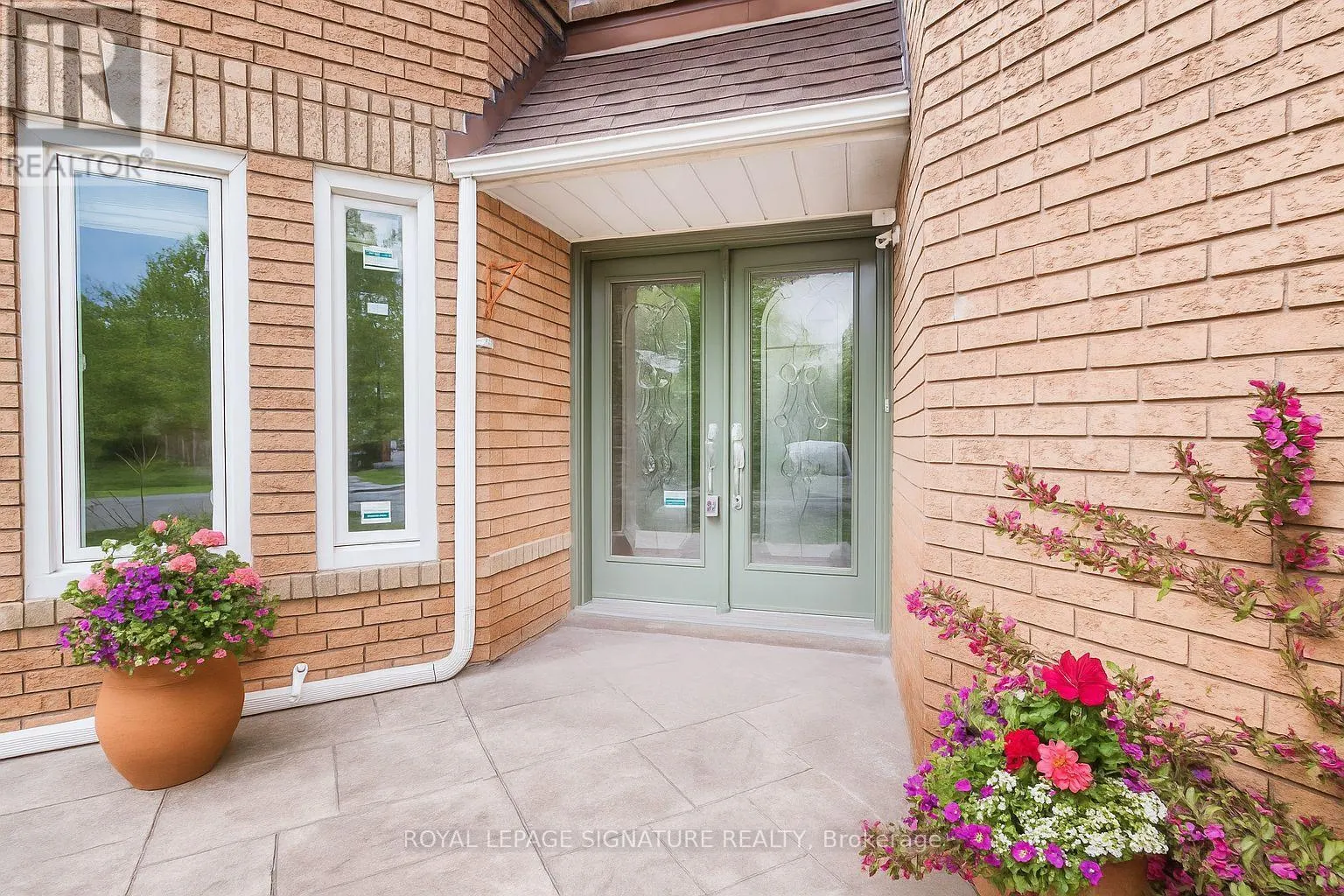 86 VALONIA DRIVE