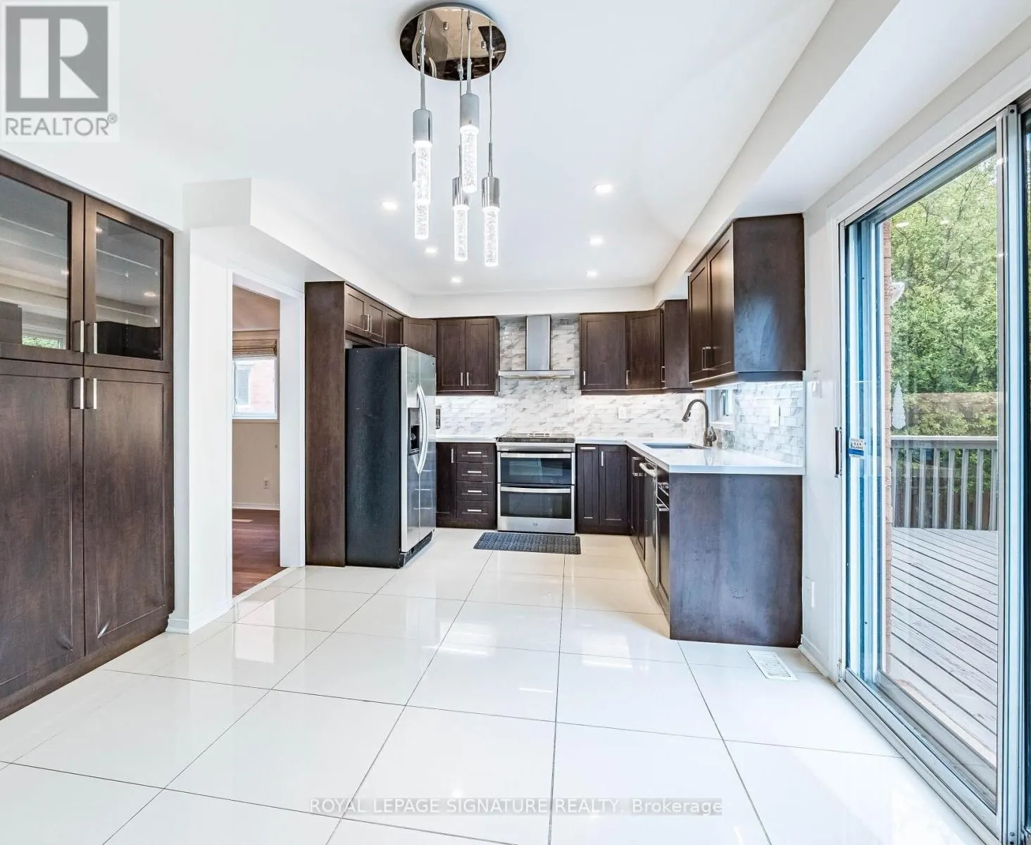 86 VALONIA DRIVE