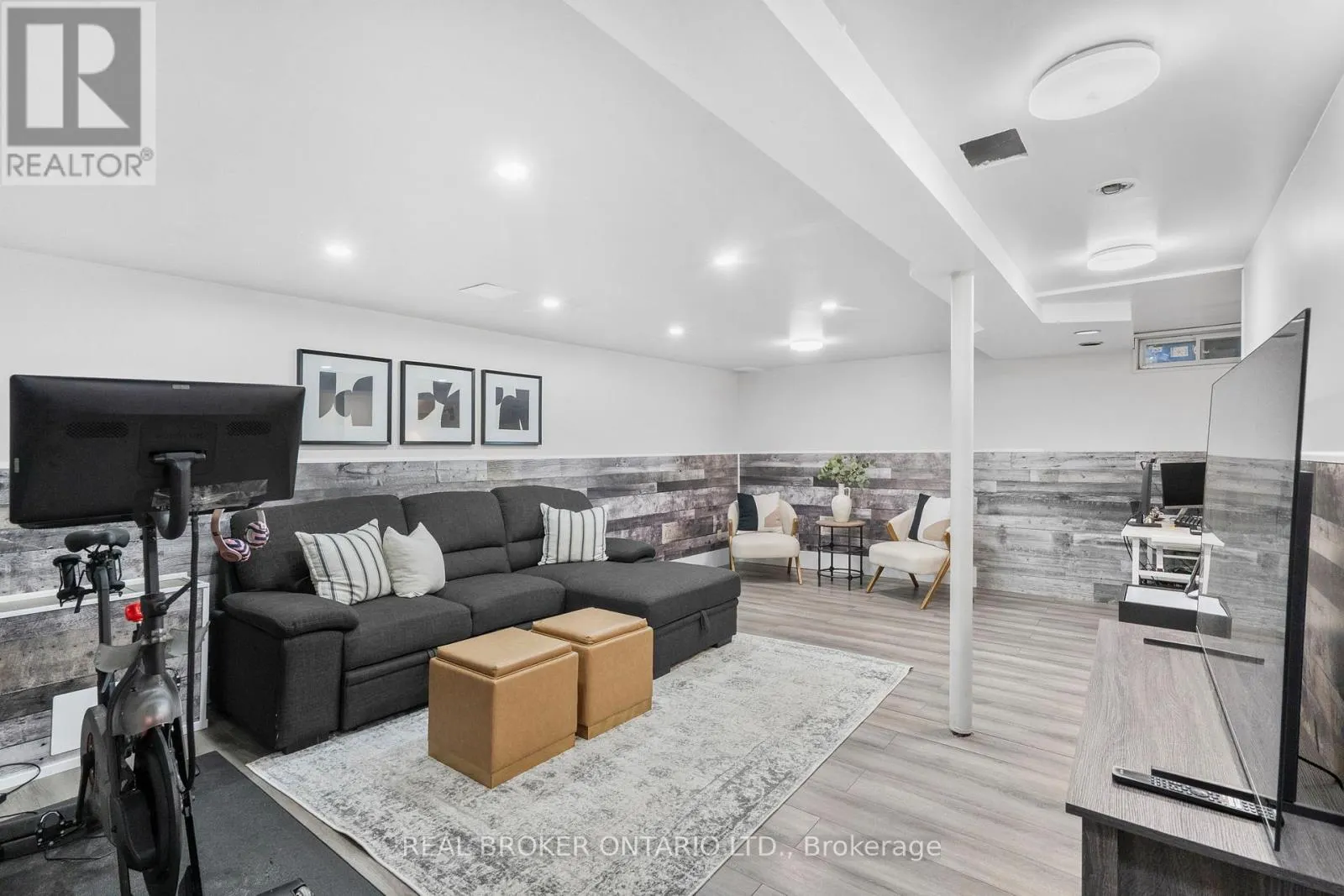 40 DAVIS CRESCENT