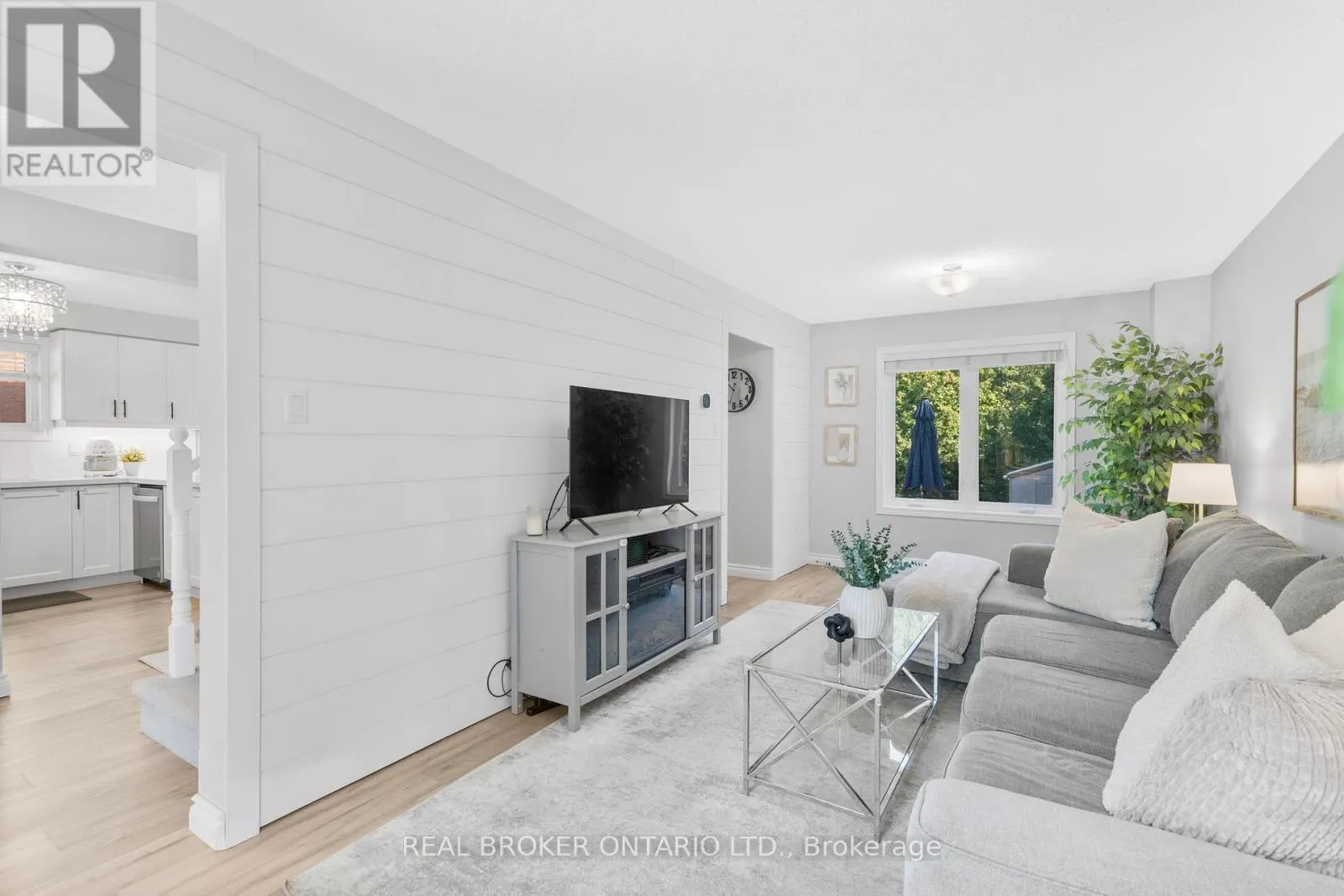 40 DAVIS CRESCENT