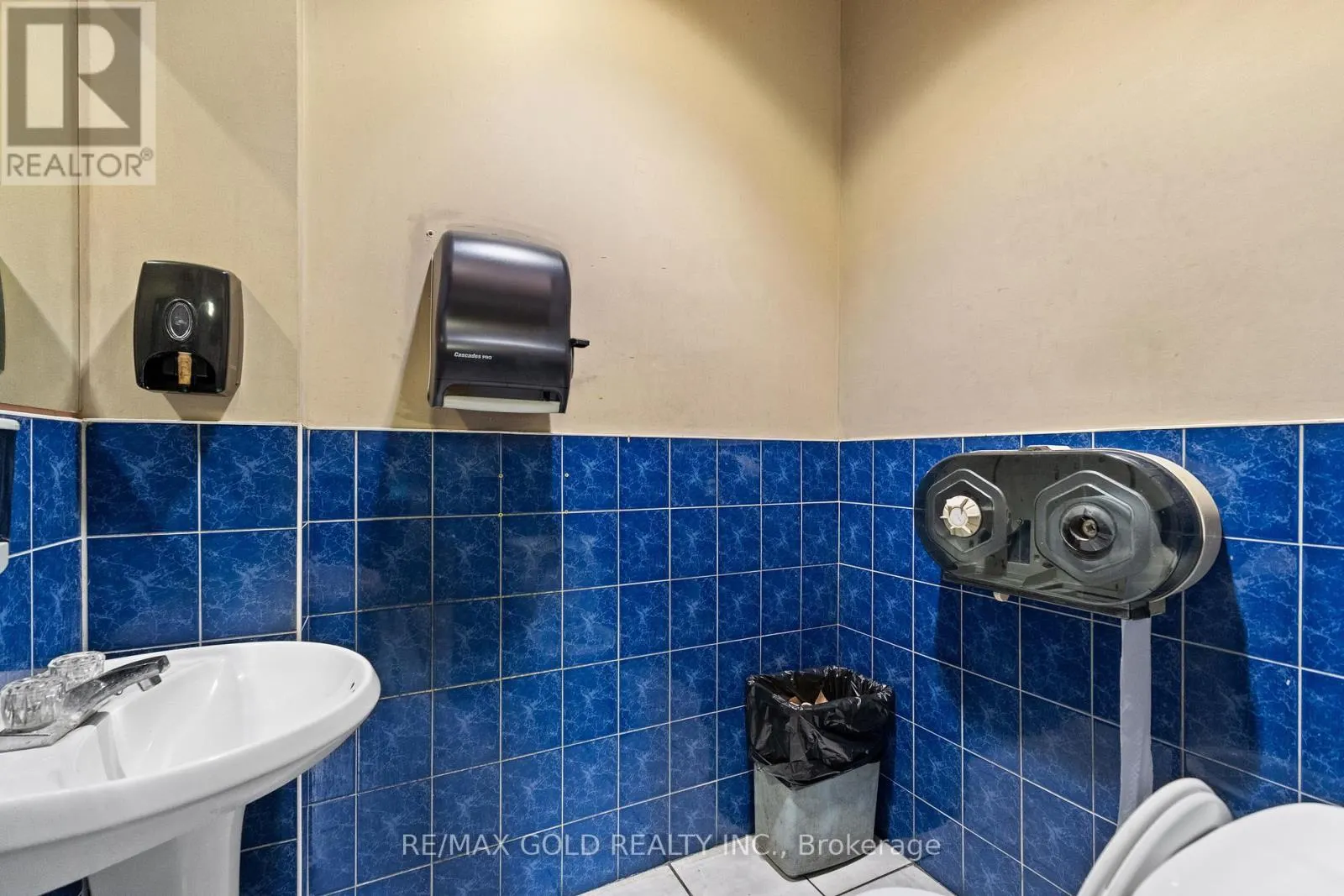 13 - 107 KENNEDY ROAD S