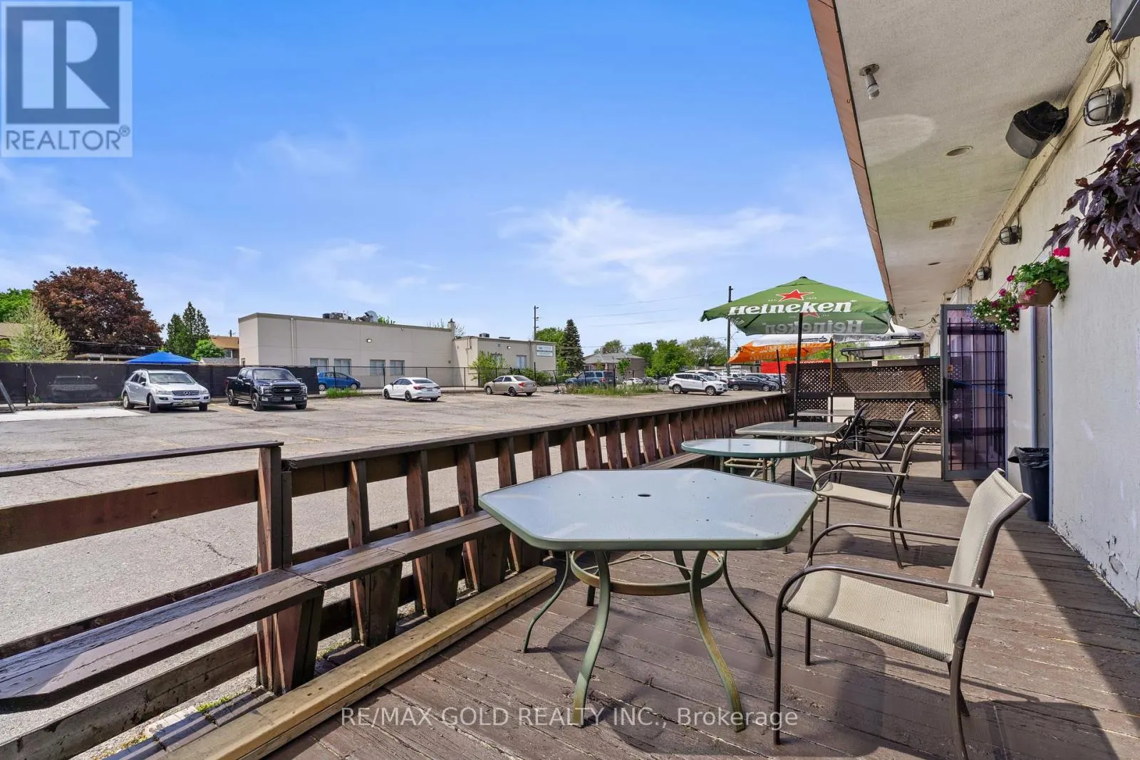 13 - 107 KENNEDY ROAD S