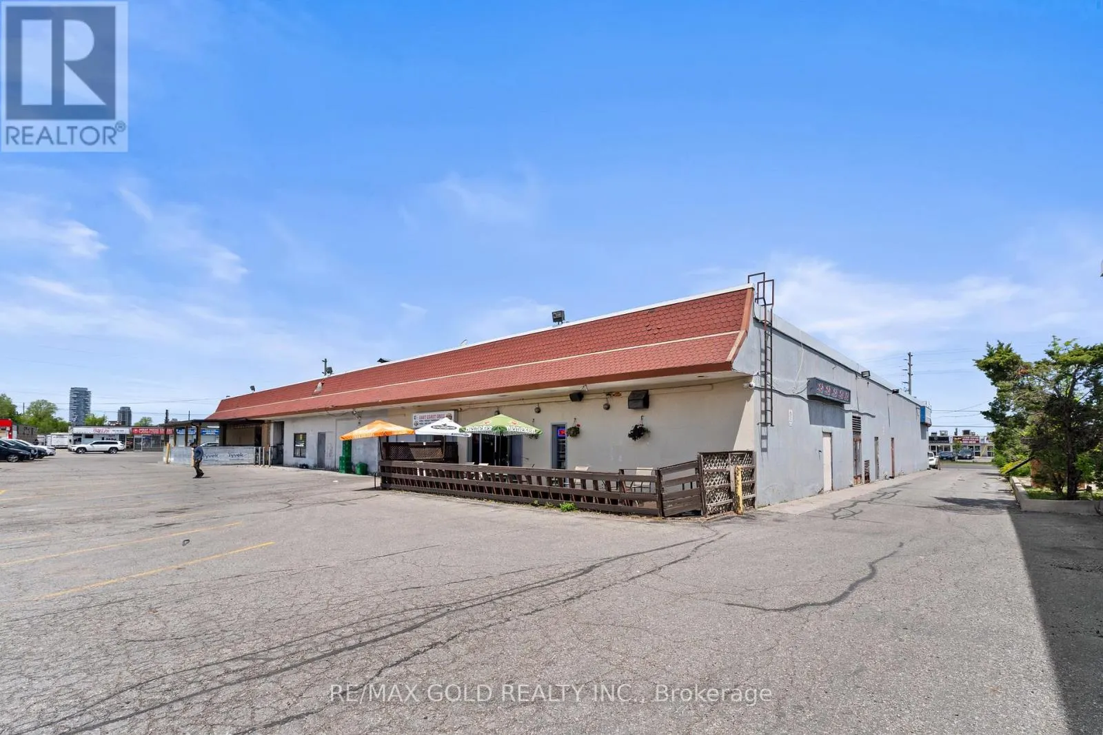 13 - 107 KENNEDY ROAD S