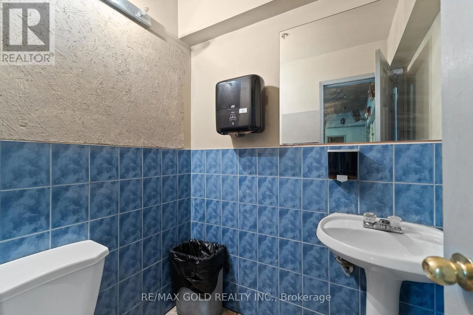 13 - 107 KENNEDY ROAD S