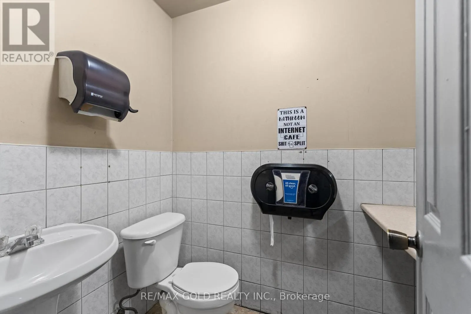 13 - 107 KENNEDY ROAD S