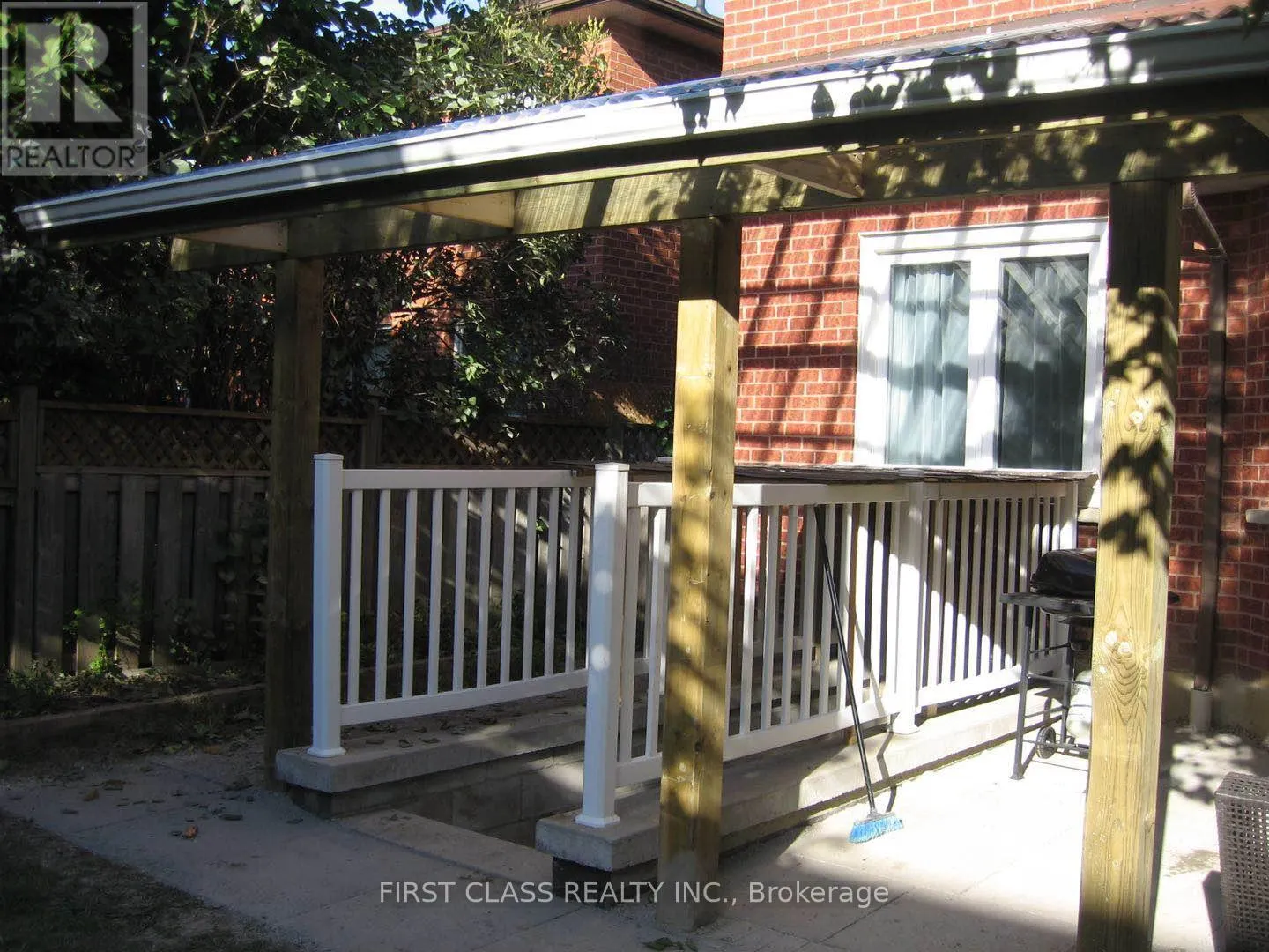 631 ROSELAIRE TRAIL