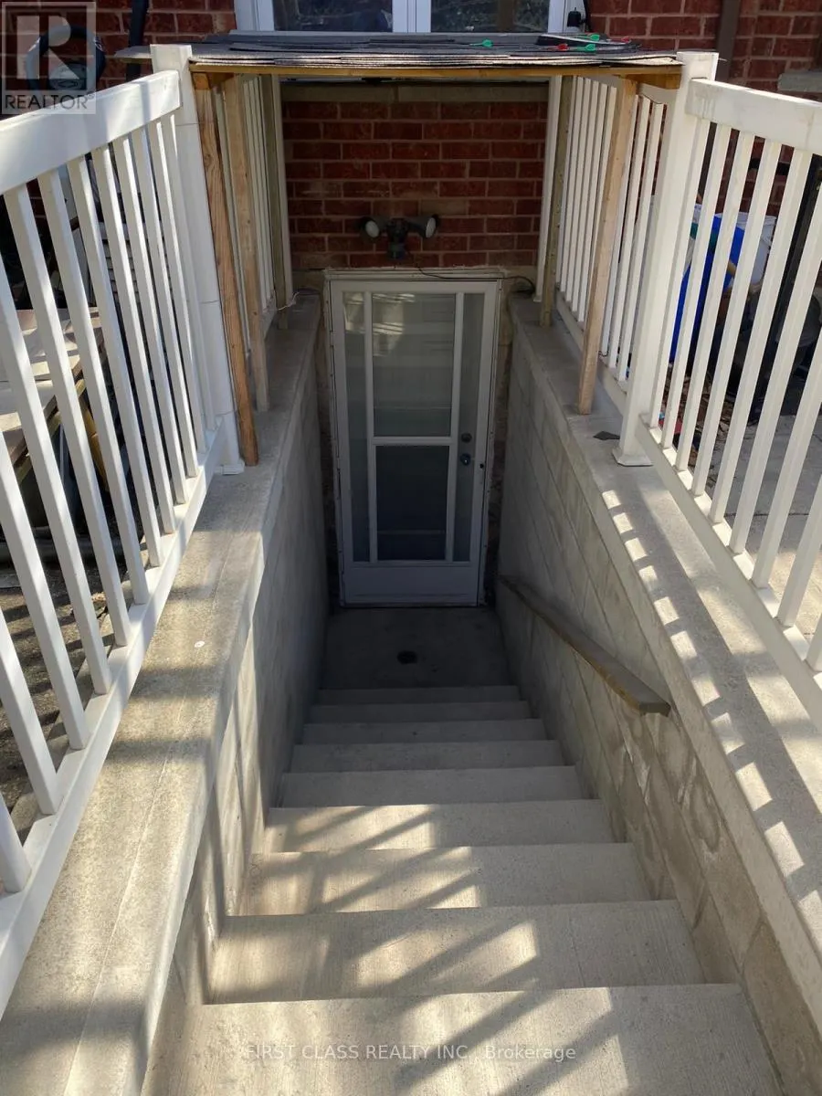 631 ROSELAIRE TRAIL