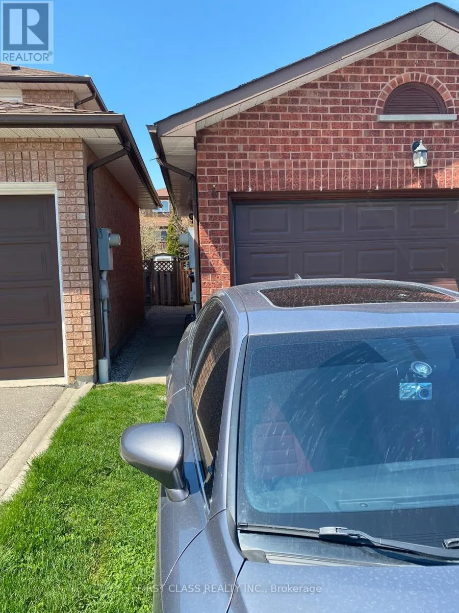 631 ROSELAIRE TRAIL