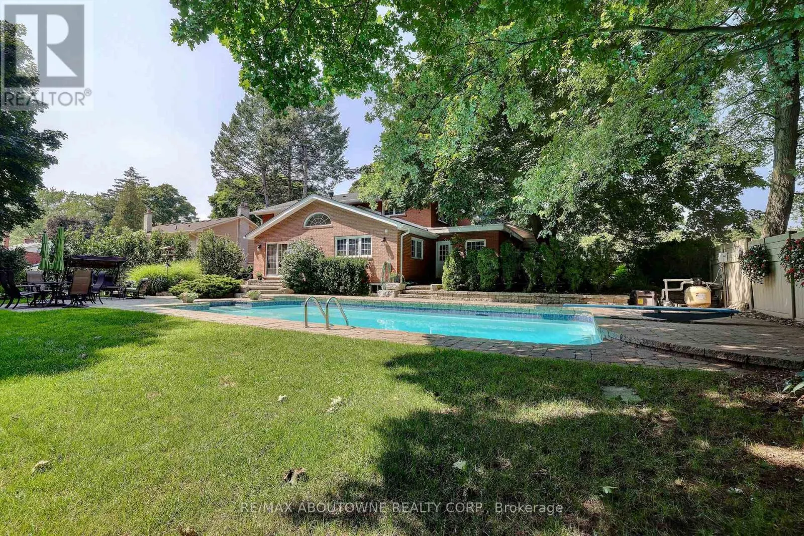 1284 CLEAVER DRIVE