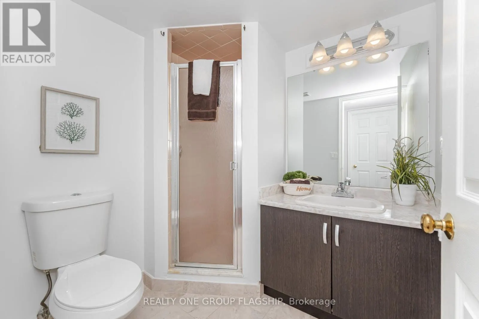 604 - 880 DUNDAS STREET W