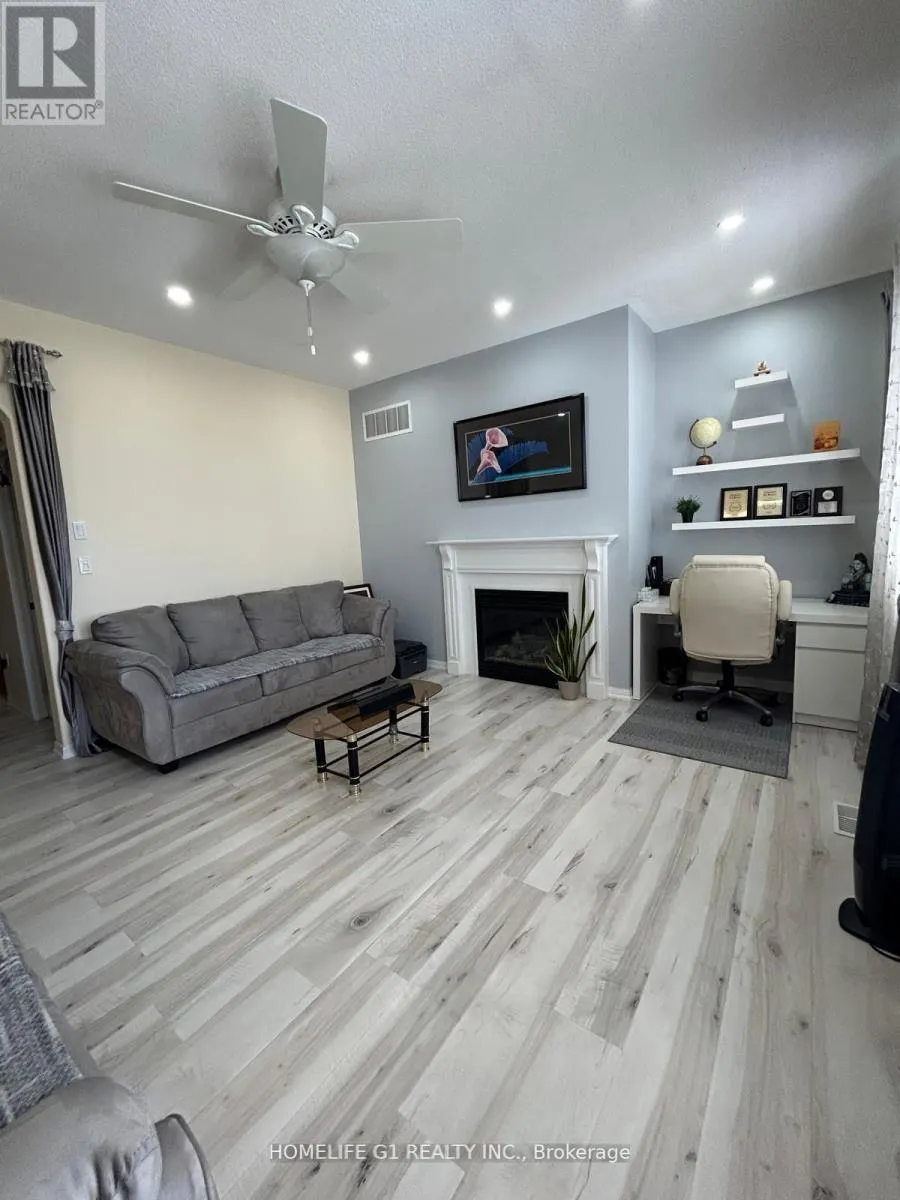 17 SEASCAPE CRESCENT
