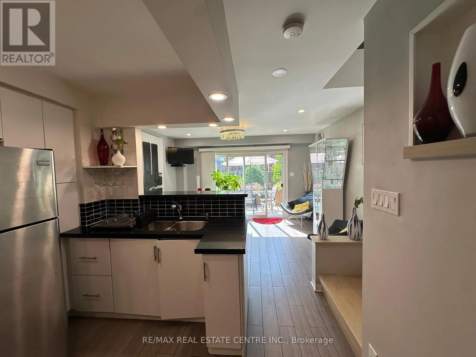 4136 MAGNOLIA COURT