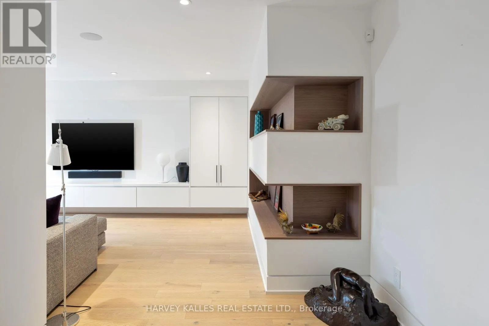 30 EDENBROOK HILL