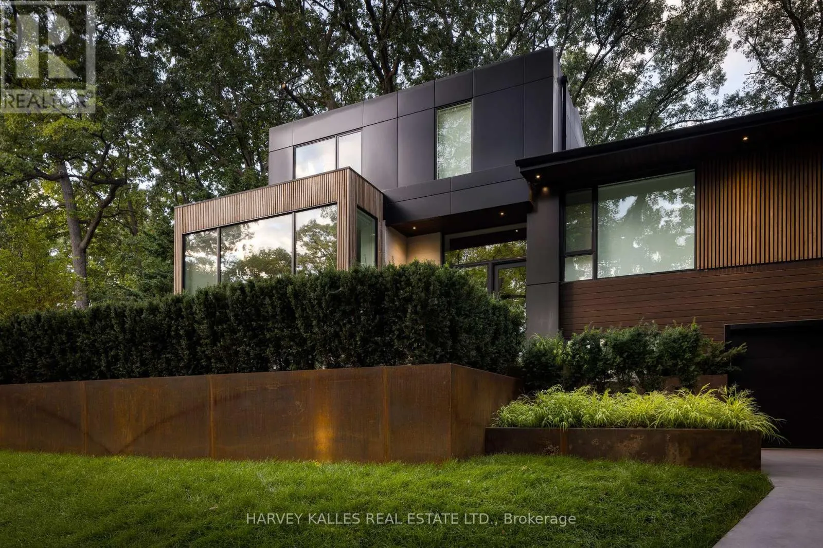 30 EDENBROOK HILL