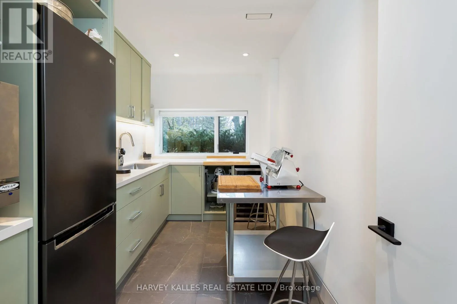 30 EDENBROOK HILL