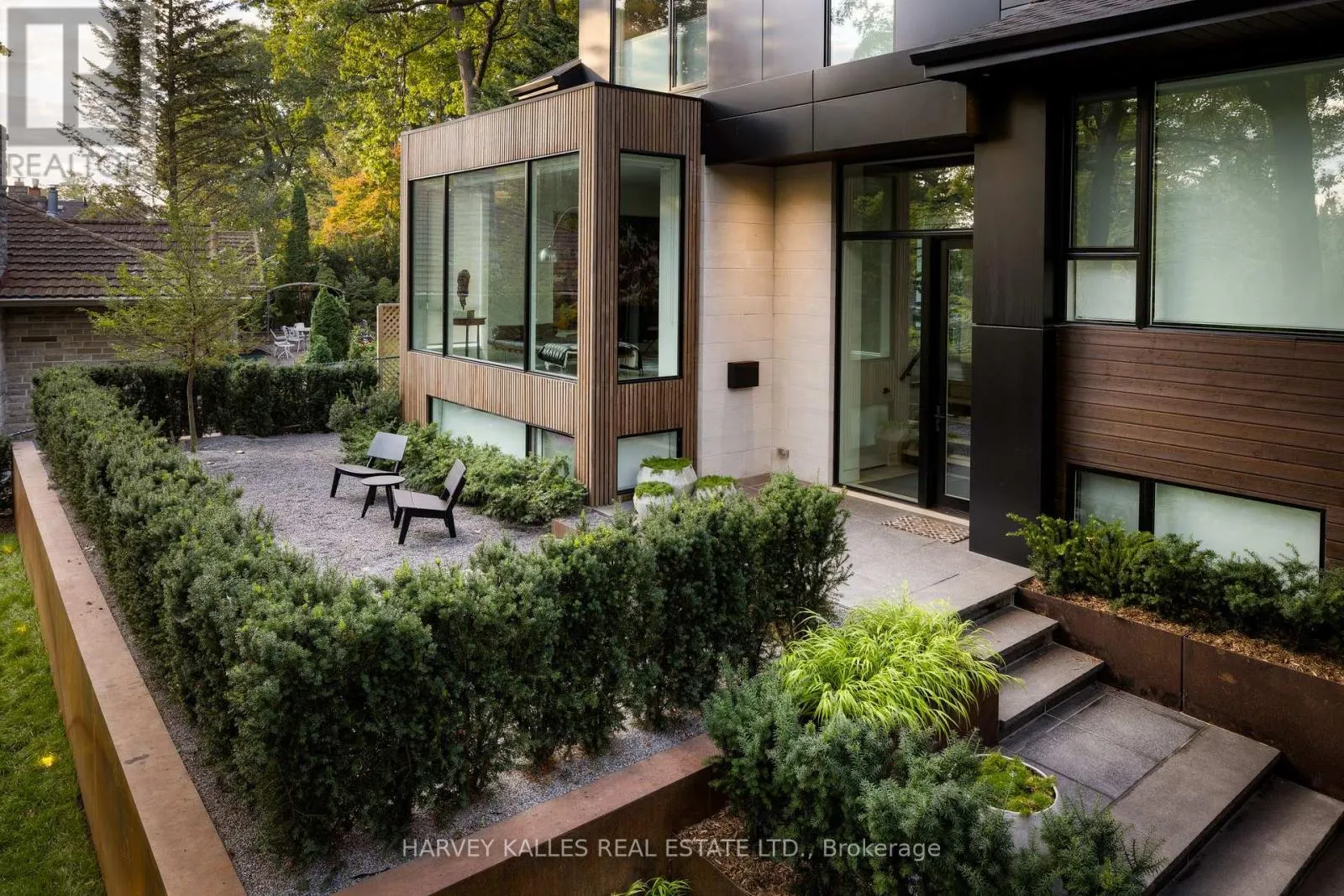 30 EDENBROOK HILL