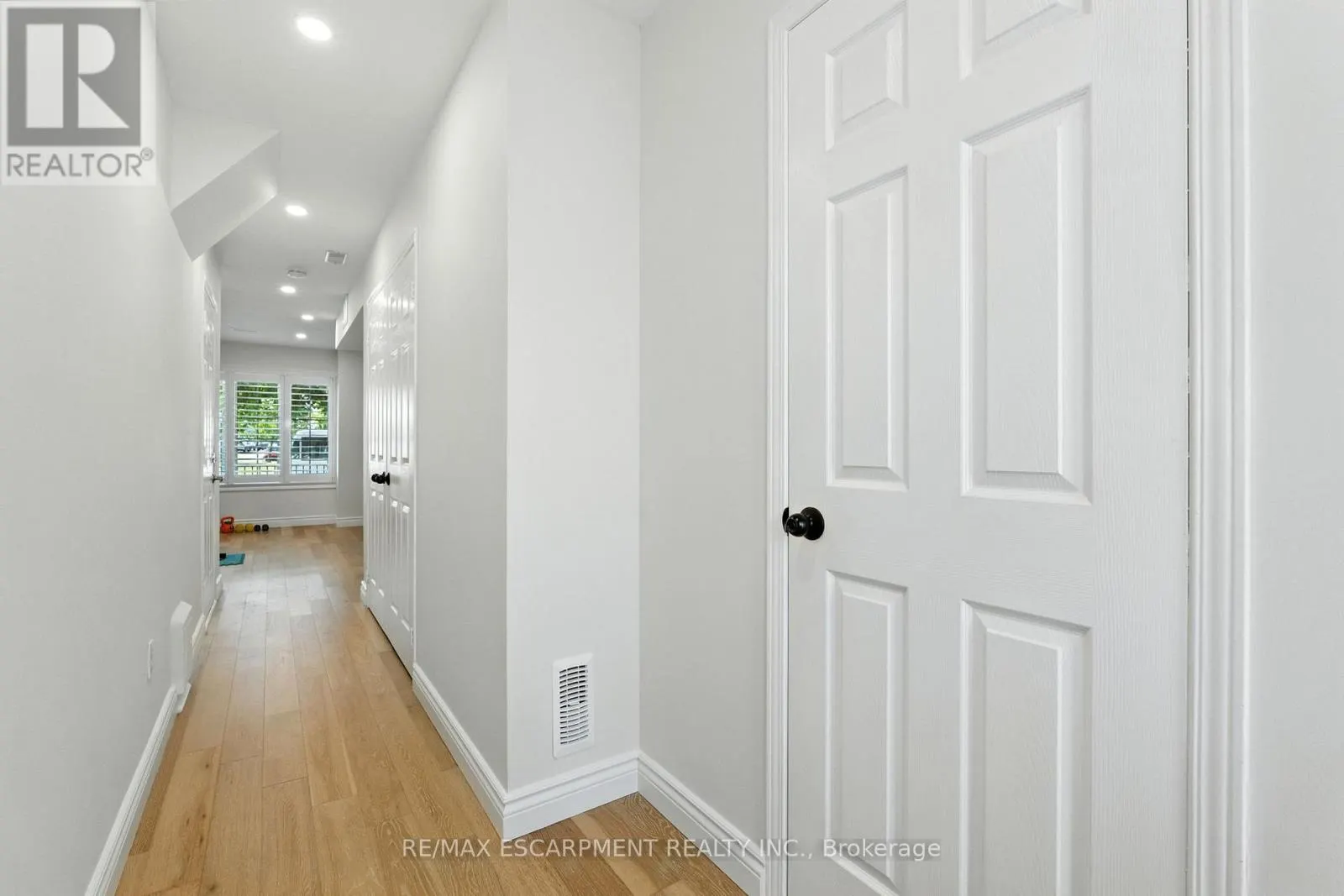 48 - 5090 FAIRVIEW STREET